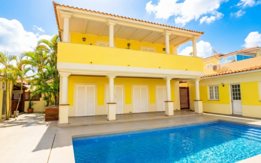 Vivenda V5+2 – Condomínio Imbondeiro