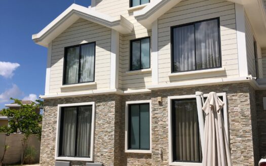 Vivenda V4+1 (Triplex) – Condomínio Paraíso Real